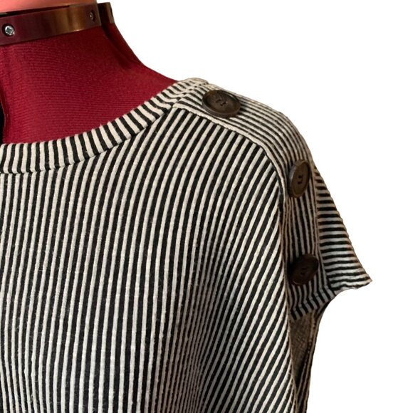 EXCLUSIVE ONE - Shirt cap sleeves Front tie knot Gray & white stipes x-large - Picture 2 of 9